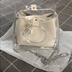 Clear Super fashion forward crossbody